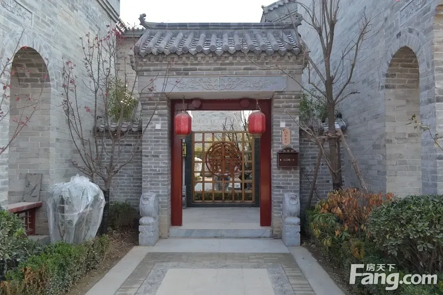 95分 光岳楼西南片区 坐落于古城的西南片区,自入市以来,以其独有的新