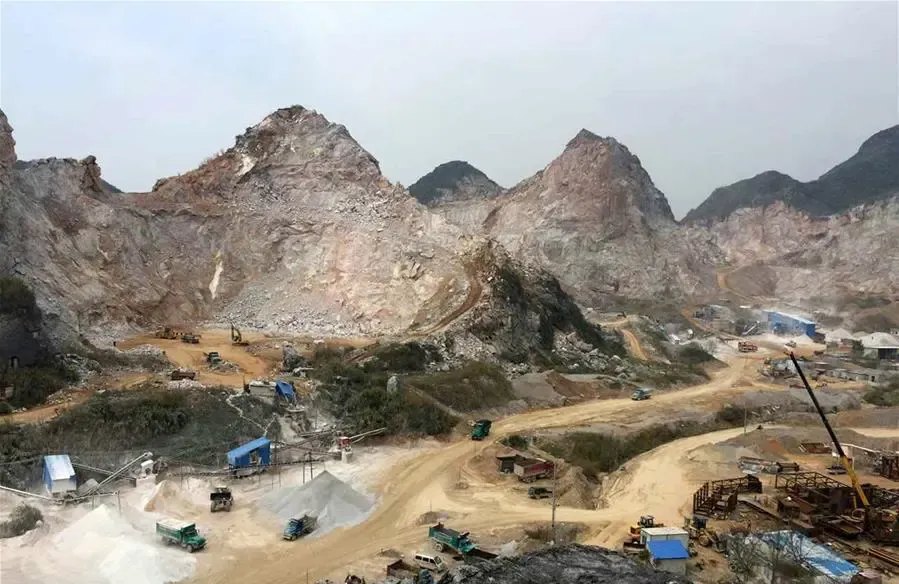 桂林20家采石场砖厂已全面关停正在进行生态复绿