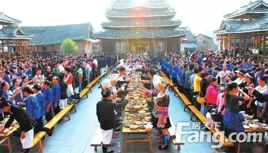 紫薇馈家人 邻里百家宴浓情邀约