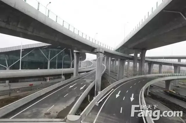 "四射"由南环路东段,西环路南延,青年路西延,西环路北延至蟒蛇河桥南