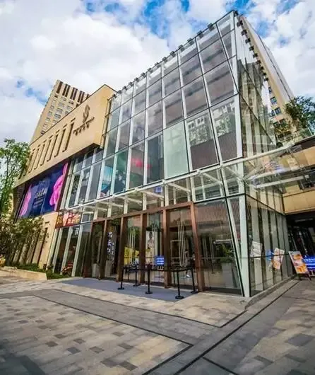 重庆总部城荣获"城市建设十大典范楼盘"