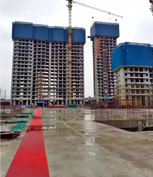 2017,耀世起航——永嘉世界贸易中心·世贸公馆2#楼喜封金顶!