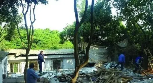 深圳宝龙街道强拆4处新增违建 建筑面积约400平米