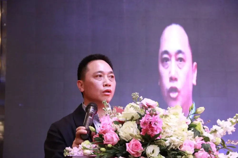 嵊州市委常委宣传部长潘启富