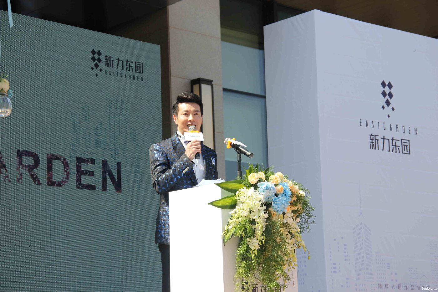 现场飞艇空中巡游,这还是在开发商活动中见.