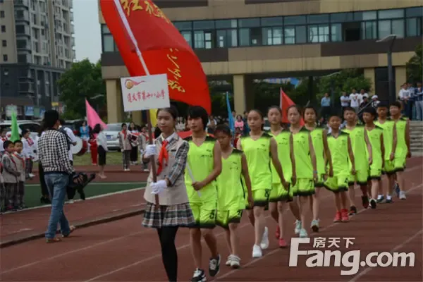 遵义市南部新区2017年少年篮球赛于保利小学正式开幕