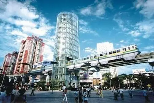 在线咨询杨家坪商圈周边建筑大换装,是九龙坡区对其**打造之下的成果