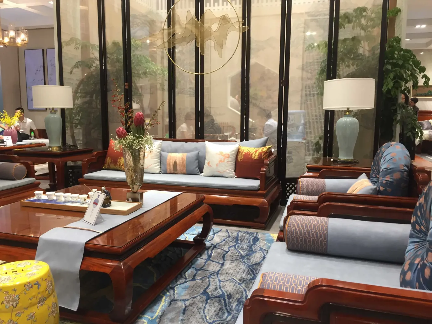 祥利红木王温漫:唯有奔跑,才能保持加速度