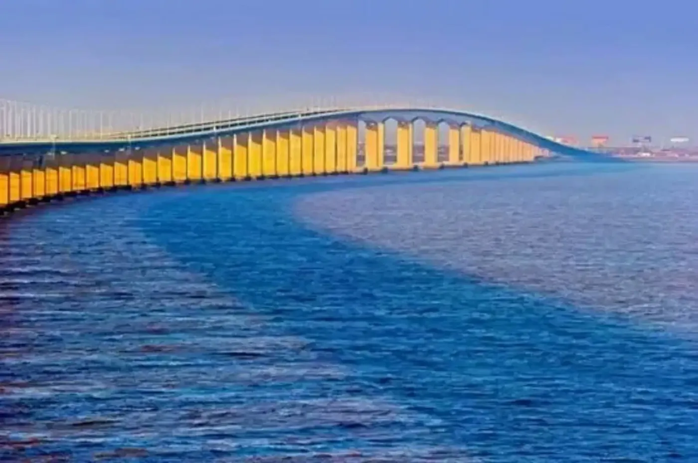 随着苏通大桥,崇启大桥建成通车,北沿江高铁与城际轨道交通的开工建设