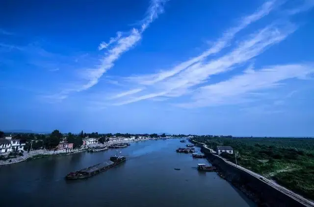 巢湖市 巢湖市地處安徽中部,合肥南部, 臨近長江,懷抱巢湖