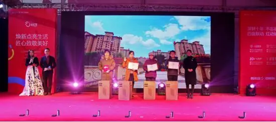 中南“彩虹家”阶段成果展暨千人火锅盛宴暖心盛放