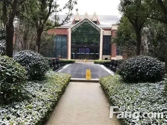 瑞雪兆丰年,纷纷暖人间 这是天地对西溪花园的赞许 也注定2018的西溪