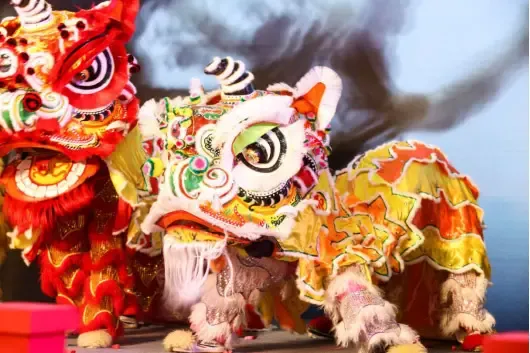 土洋结合激活传统文化ip苏宁让舞狮大玩嘻哈秀