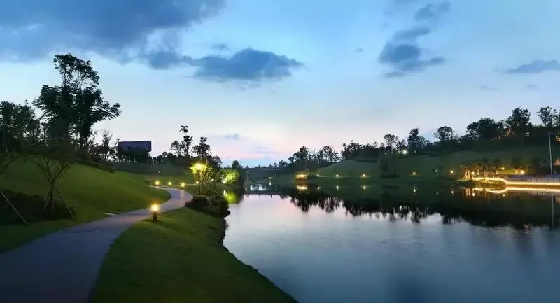 城北滨江河畔3.81分