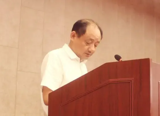 会议邀请了市人大代表孟建玲,王遵义,肖明芝和市政协委员郑自然,果聃