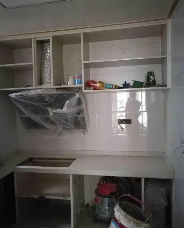 自己动手做的瓷砖橱柜比不上厂家定制?老师傅一语点破