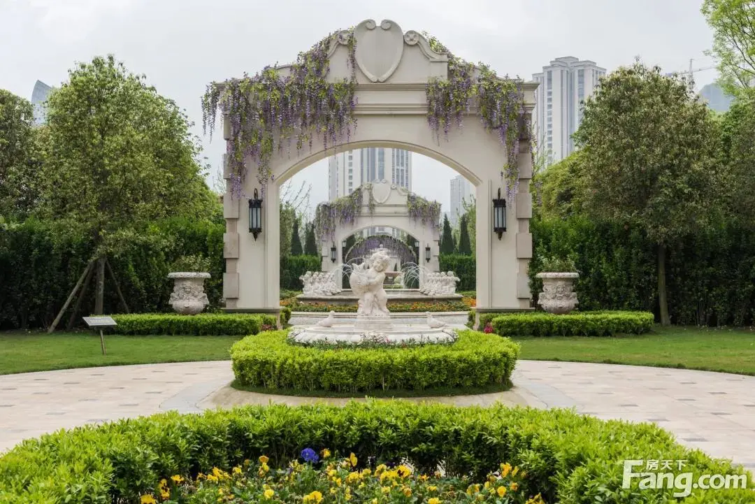 当法式浪漫邂逅红城美景实地园林启幕新派惬意生活