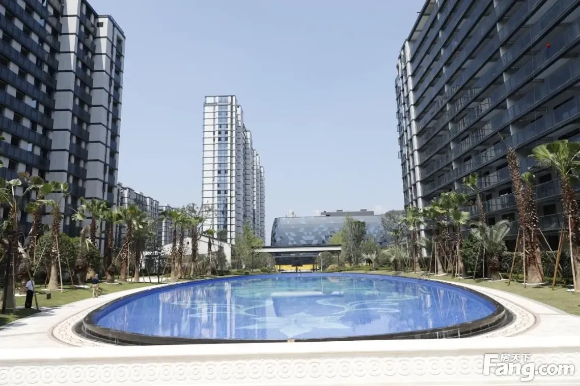 8月10日晚7点万固·西江月帝壹城专场电影《一出好戏》热映