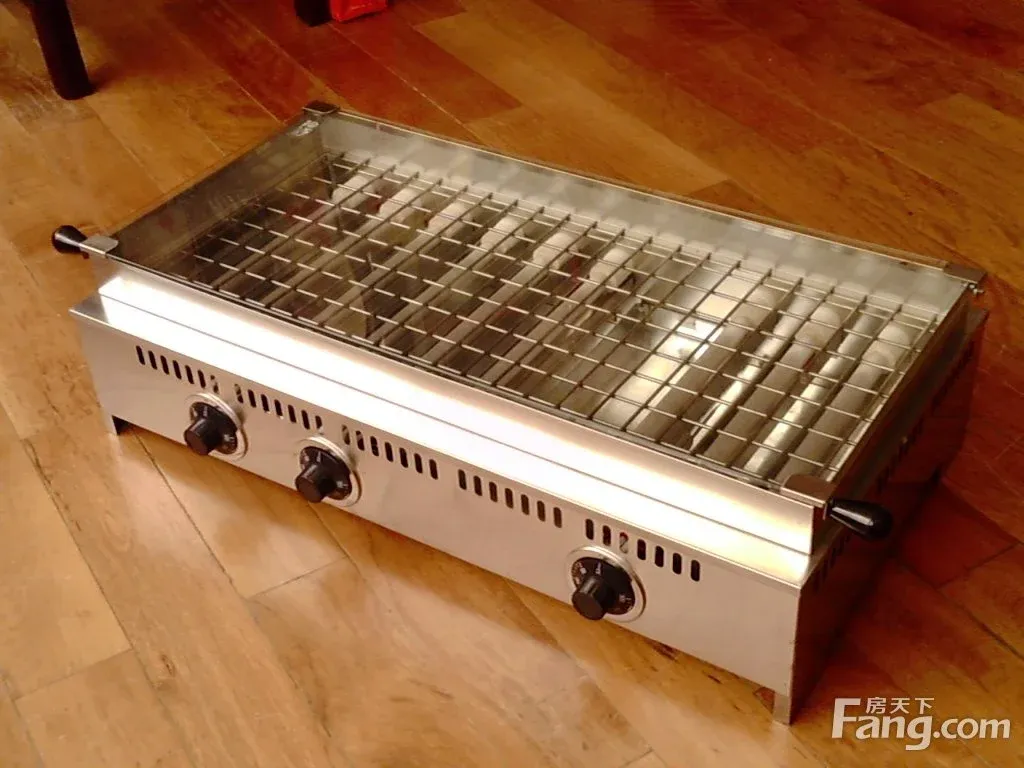 电烧烤炉使用用途1,家庭取暖:家人,亲朋团聚娱乐时可以围坐在一个大一