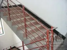 荣昌格林晴天 南北通透,采光好 装修好,环镜优美 视野好,诚心出售