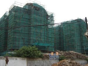 新店08年社区 复式楼带露台 房东诚意出售