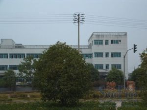 吾悦广场旁、户型好、地段繁华交通方便