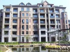 莱卡小镇北区 南北通透,采光好 装修好,环镜优美 视野好,诚心出售