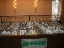 满两年,不是唯一 ,精装修,小学没有占用,出门有公交站台