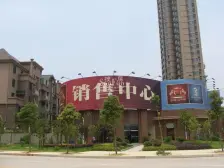 洪城比华利 南北通透,采光好 装修好,环镜优美 近地铁 周边匹套完善,,出行方便