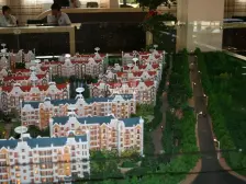 和园四期中间楼层采光好,诚心出售