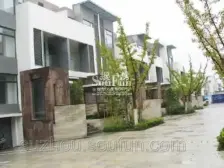 1.2叠加有车库车位南边靠河位置好房龄新出门地铁8号!