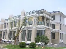 联排东边套,花园150平,可停3到4部车,诚意出售