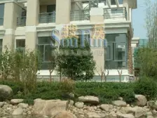 联排东边套,花园150平,可停3到4部车,诚意出售