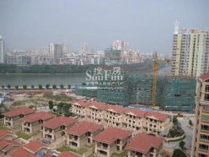 雅居乐滨江花园3室2厅东南