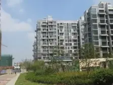 房子南北通小三房,满五不w一,电梯高区,看房随时