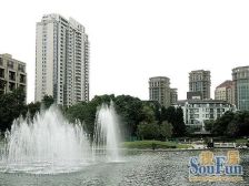 已降一百多万三开间朝南二房好户型,带产权车位 佣晶1个点