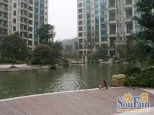 此房所在小区是2010年、2011年新建商品小区