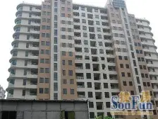 电梯房,二梯四户,近地铁,小区入口附近,带车位,钥匙房