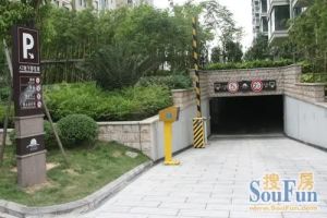 一二层电梯复式楼,精装修保养良好,小区环境优美