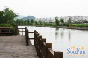 黄金海岸带一个大露台房东诚心出售