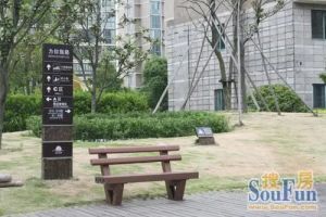 近地铁不临街三开间朝南视野开阔诚意出售