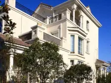 满五边套,装修保养好南进门北花园 ,落地大窗采光好