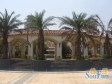 恒茂红谷新城四期 南北通透,采光好 装修好,环镜优美 周边匹套完善,,出行方便