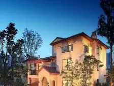 精装4房,户型方正采光好,视野开阔,业主诚心出售。