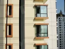 地铁二号线 精装修 三室 中间楼位 看房有约