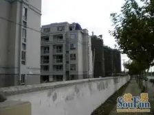 电梯房,顶层复式,通风视野俱佳,前后楼距超宽,送露台