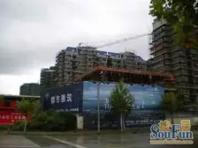 电梯房+可远眺东方明珠三件套+上下两层+有露台+税少