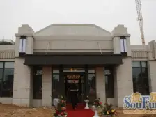 绿地香颂南区 南北通透,采光好 装修好,环镜优美 周边匹套完善,,出行方便