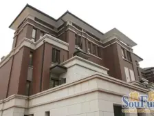 绿地香颂北区 南北通透,采光好 装修好,环镜优美 周边匹套完善,,出行方便