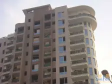 嘉誉湾新出4房3卫,带车位出售,小区花园位置